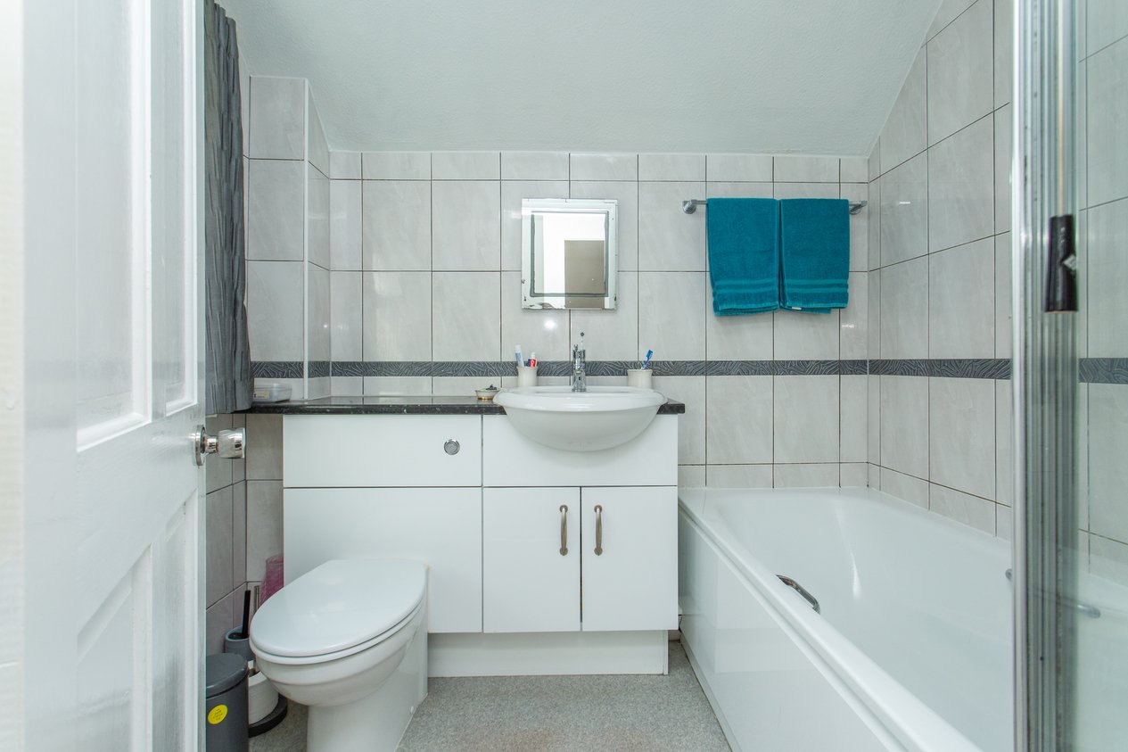 Properties Under Offer in Oakwood Road Sturry