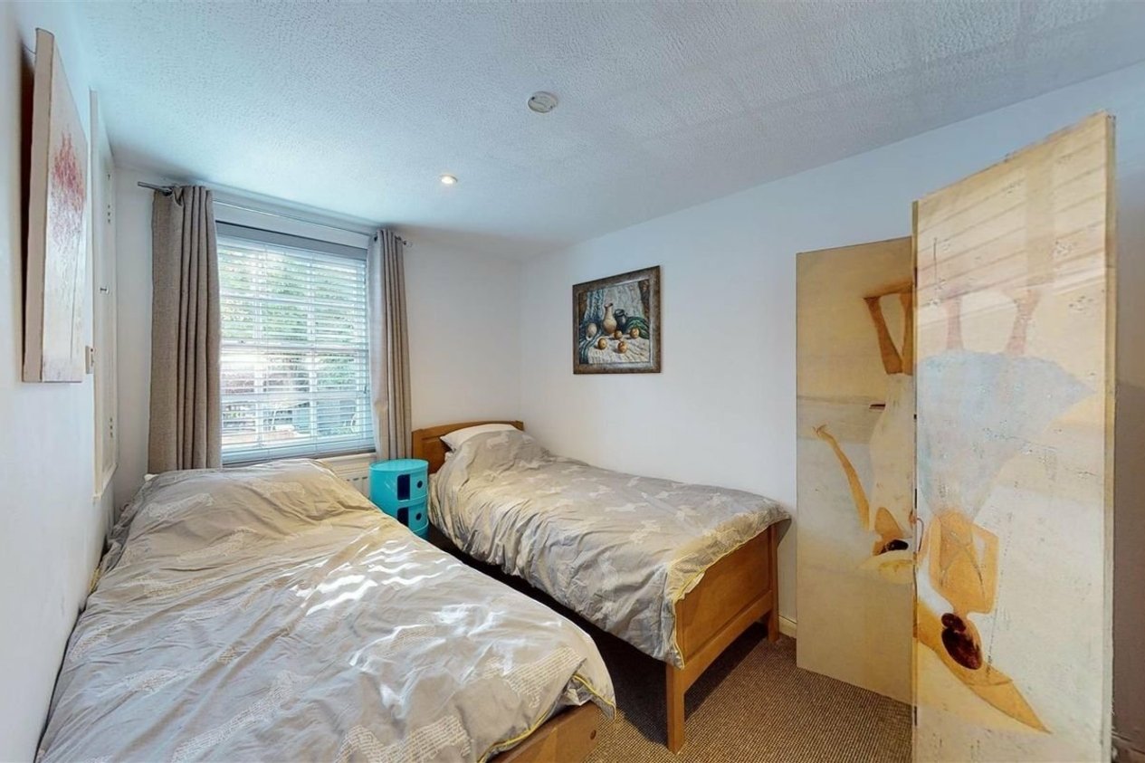 Properties For Sale in Oaten Hill Canterbury