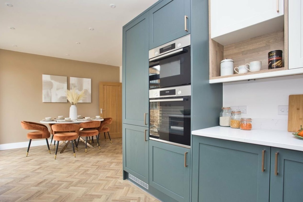 Properties Under Offer in Officers View Guston