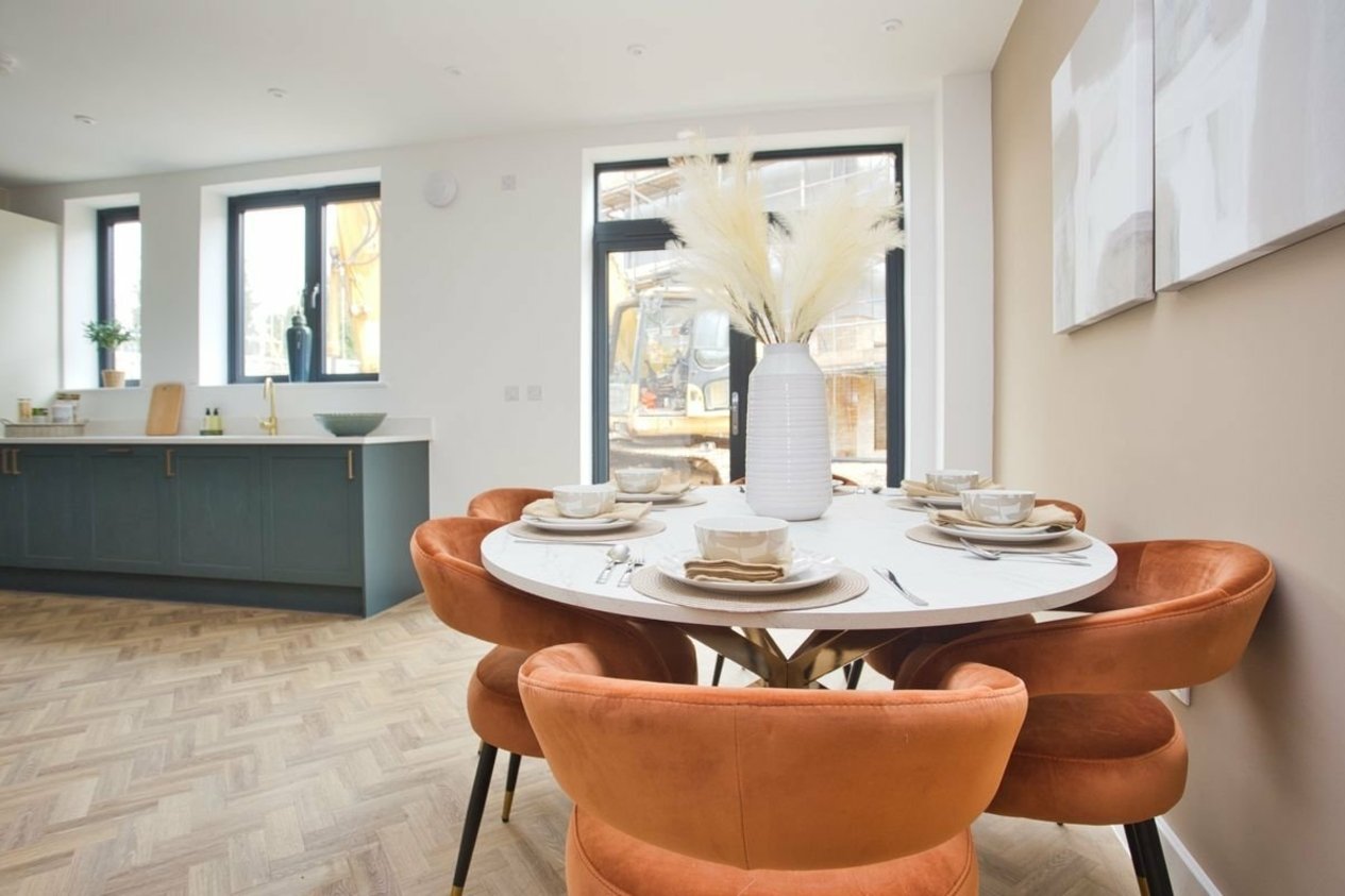 Properties Under Offer in Officers View Guston