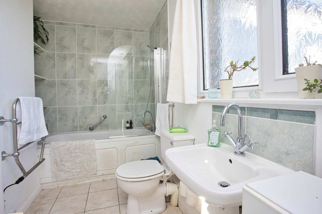 Properties For Sale in Old Dover Road  Capel-Le-Ferne