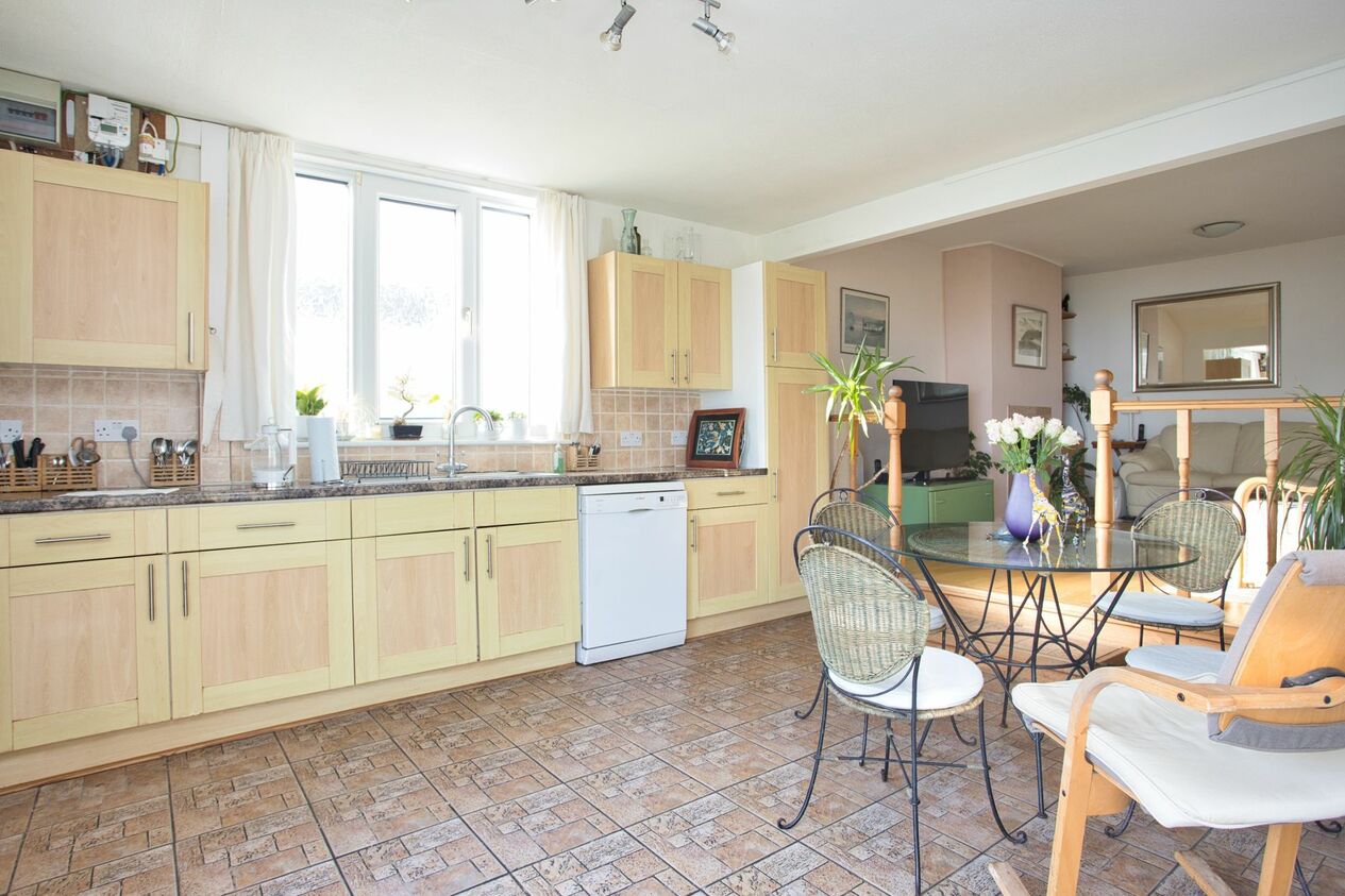 Properties For Sale in Old Dover Road  Capel-Le-Ferne