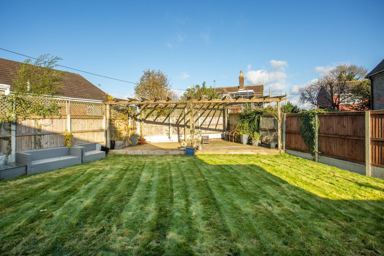 Properties For Sale in Old Roman Road  Martin Mill