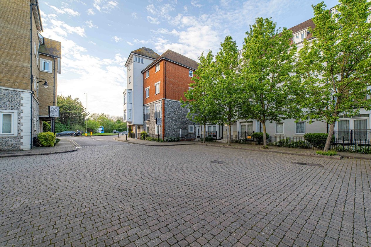 Properties For Sale in Old Watling Street Canterbury
