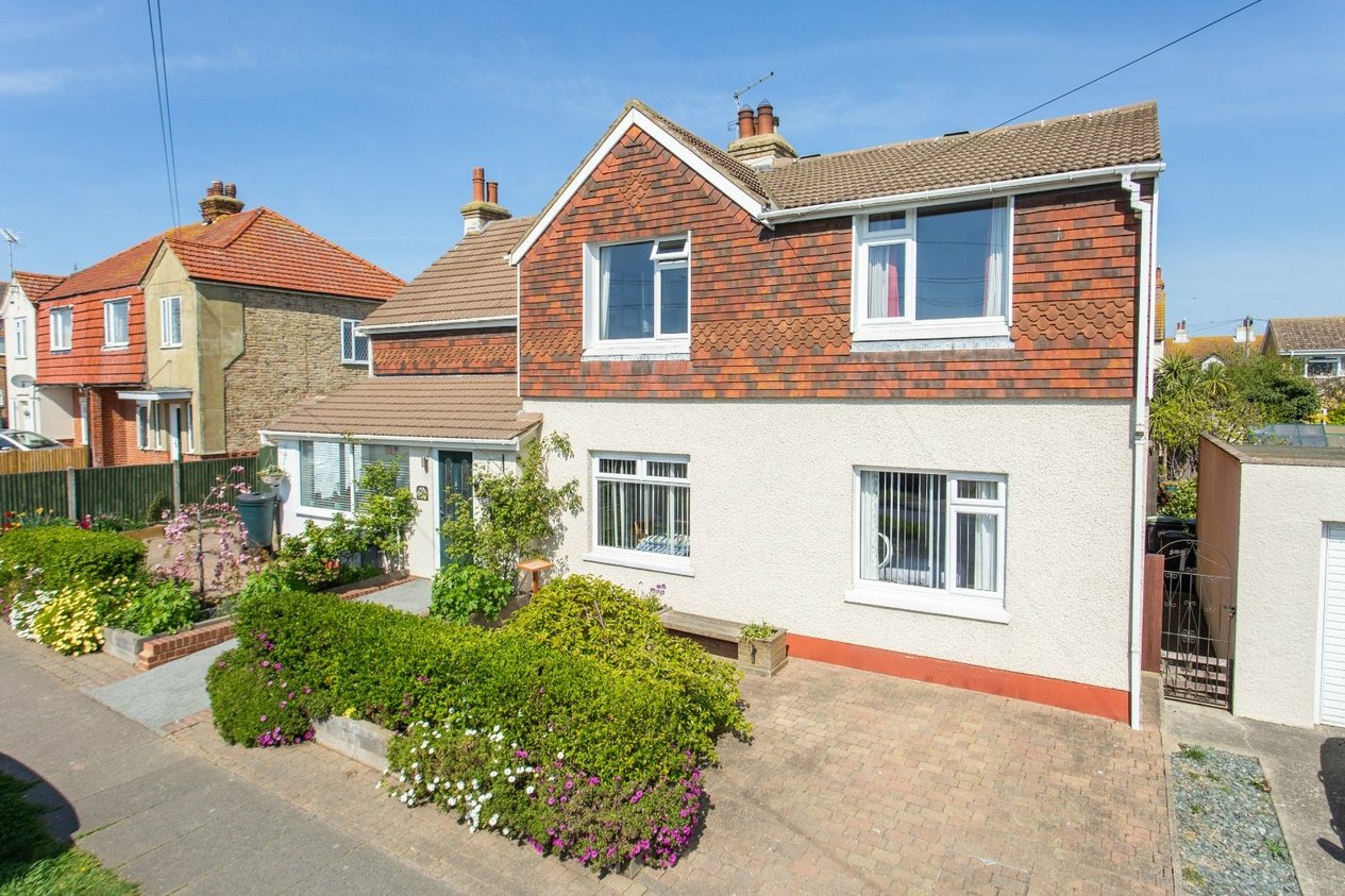 Properties For Sale in Osborne Gardens Herne Bay