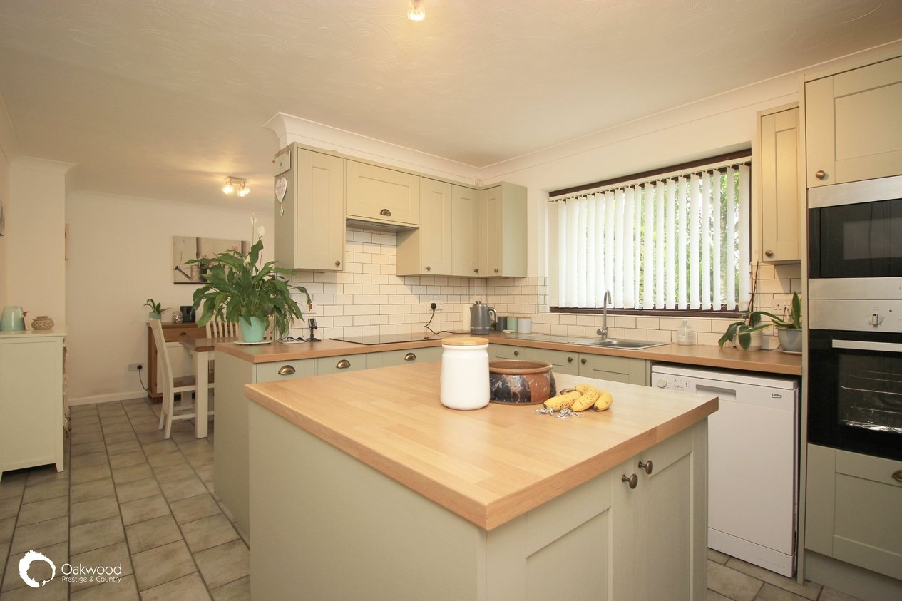 Properties Under Offer in Ostlers Lane Sarre