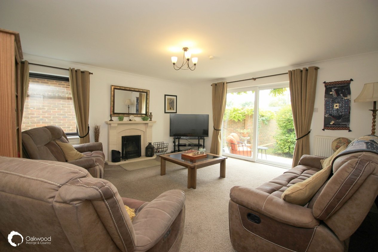 Properties Under Offer in Ostlers Lane Sarre