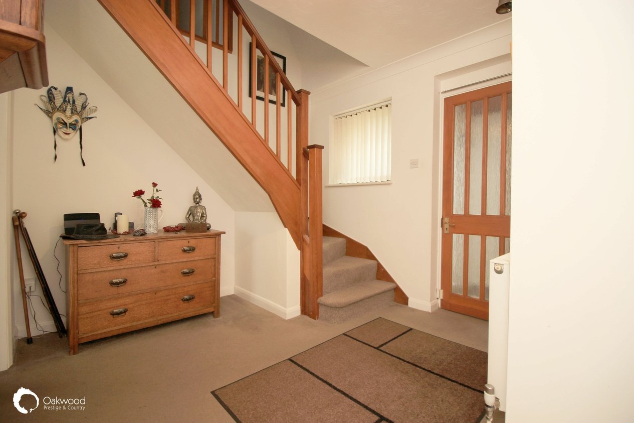 Properties Under Offer in Ostlers Lane Sarre