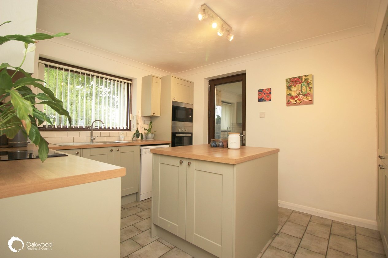Properties Under Offer in Ostlers Lane Sarre