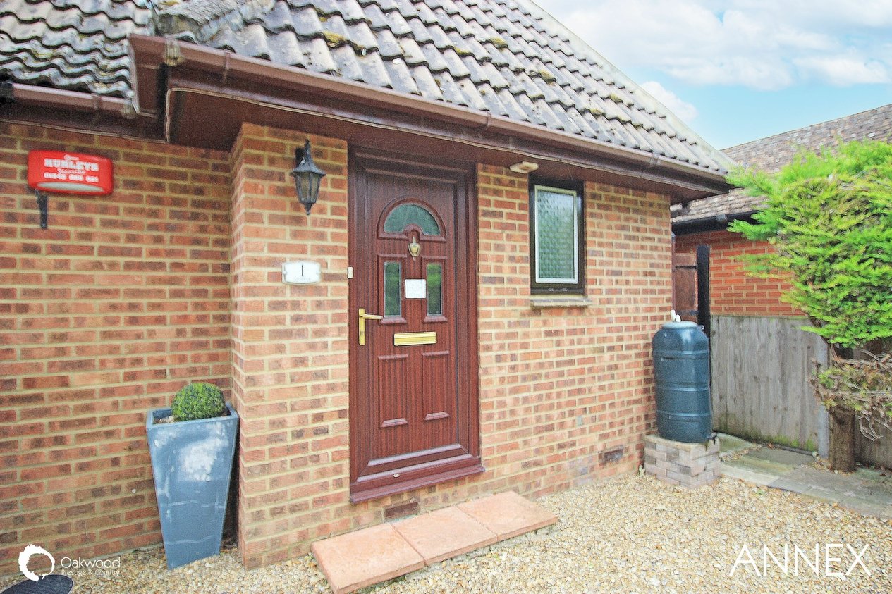 Properties Under Offer in Ostlers Lane Sarre