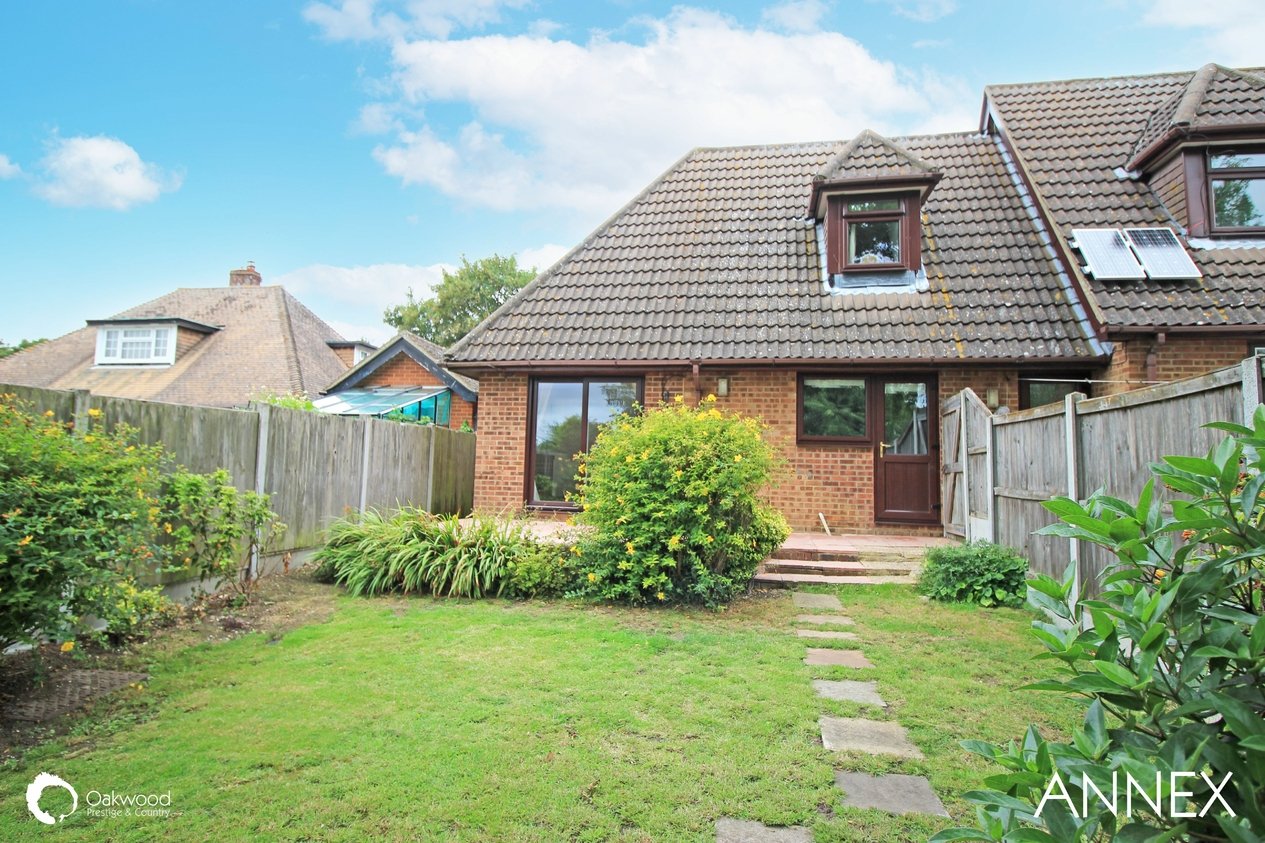 Properties Under Offer in Ostlers Lane Sarre