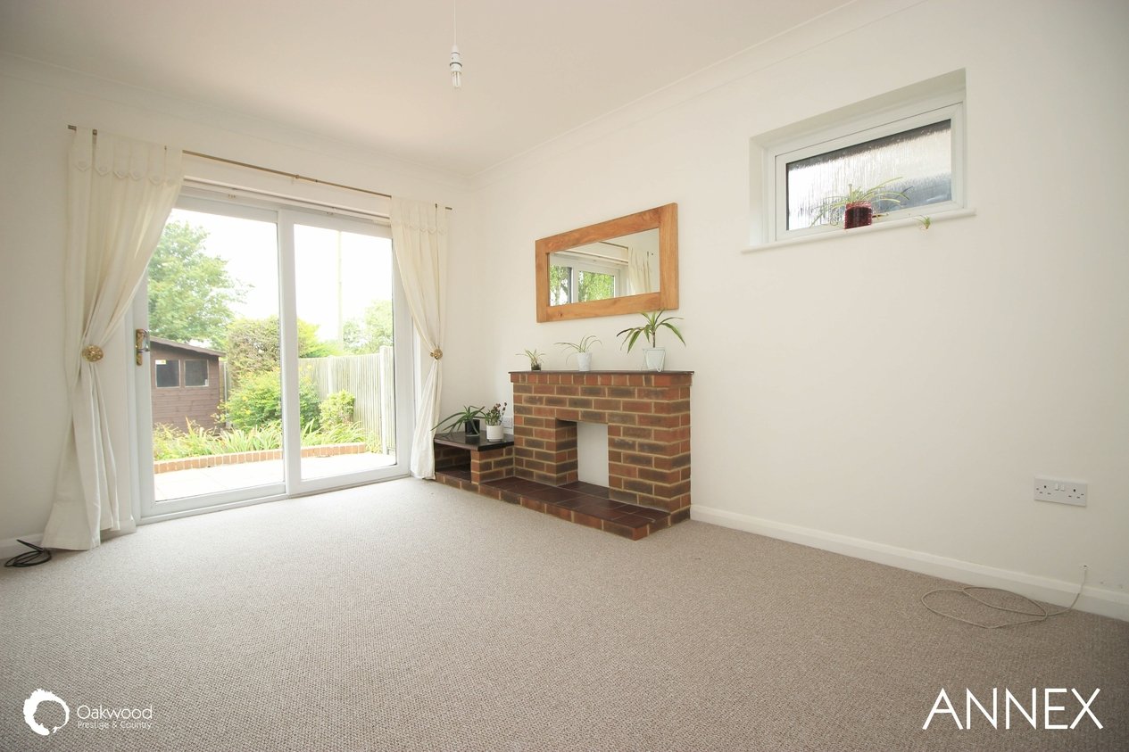 Properties Under Offer in Ostlers Lane Sarre