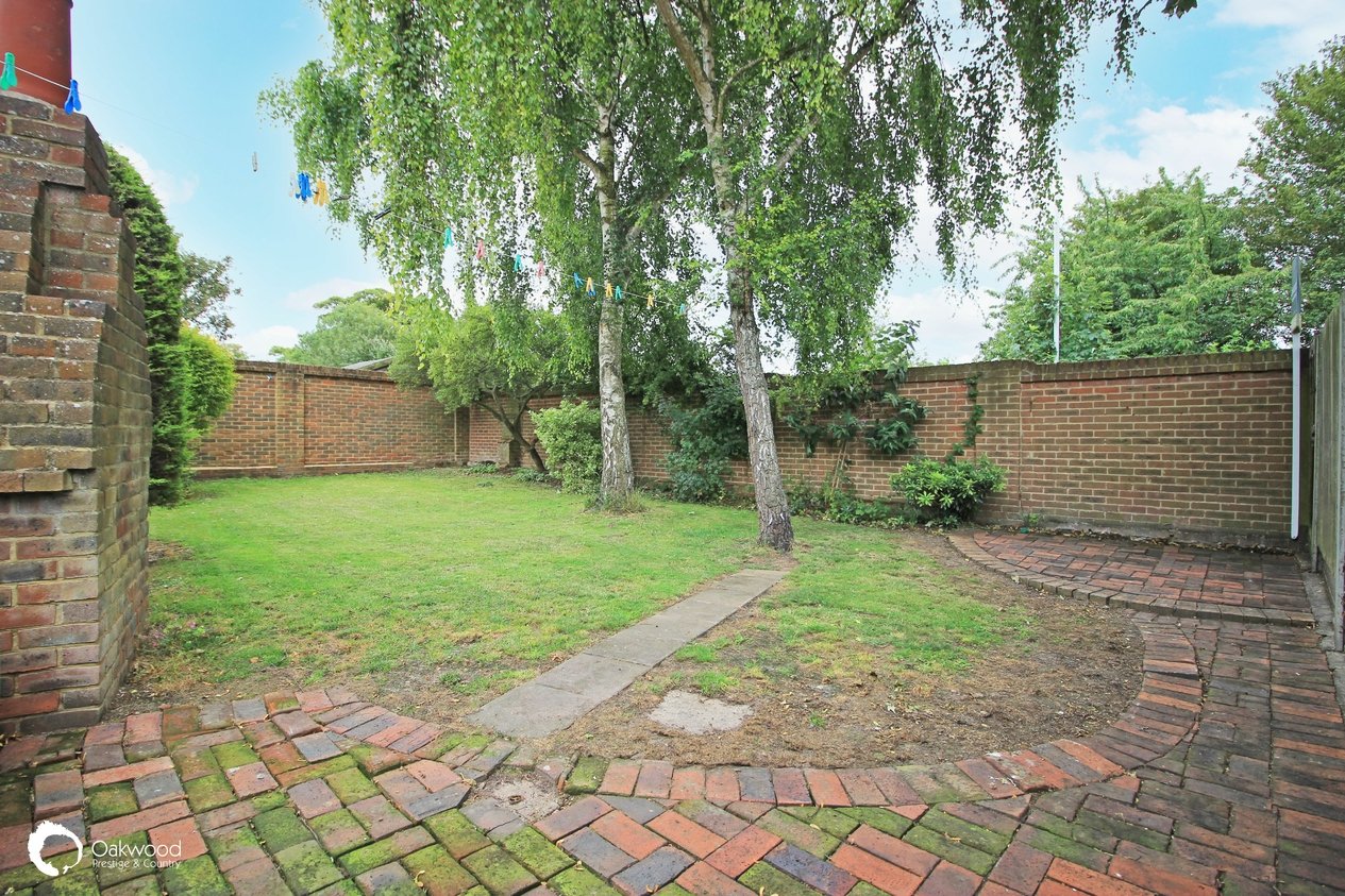 Properties Under Offer in Ostlers Lane Sarre