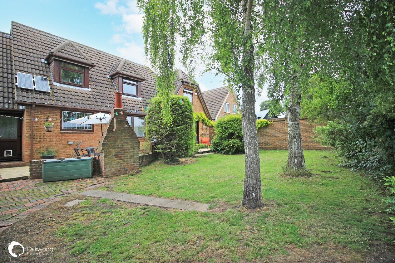 Properties Under Offer in Ostlers Lane Sarre