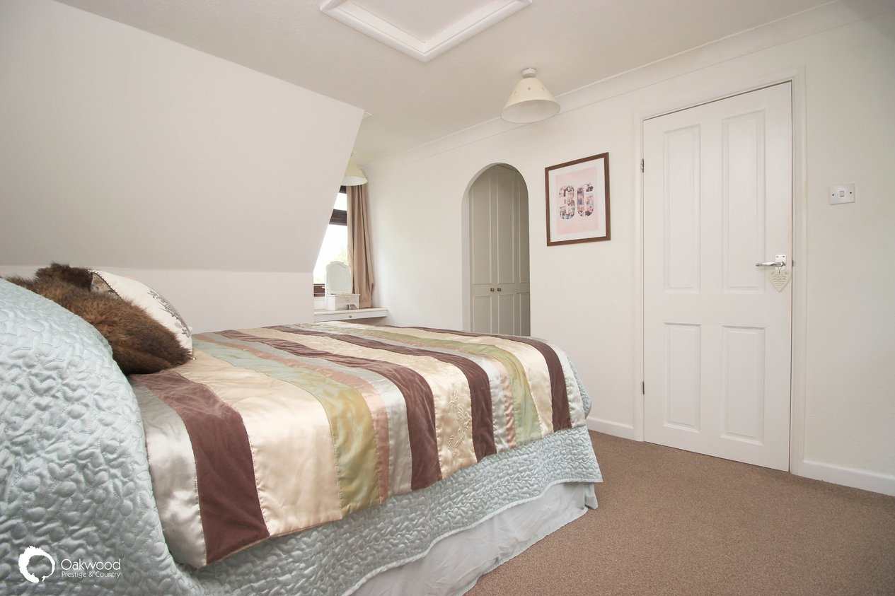 Properties Under Offer in Ostlers Lane Sarre