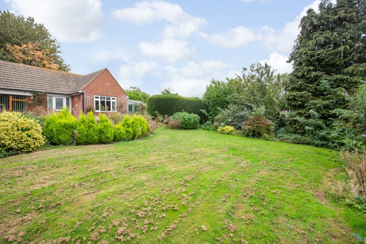 Bungalow Detached for sale in Out Elmstead Lane,Barham, Canterbury