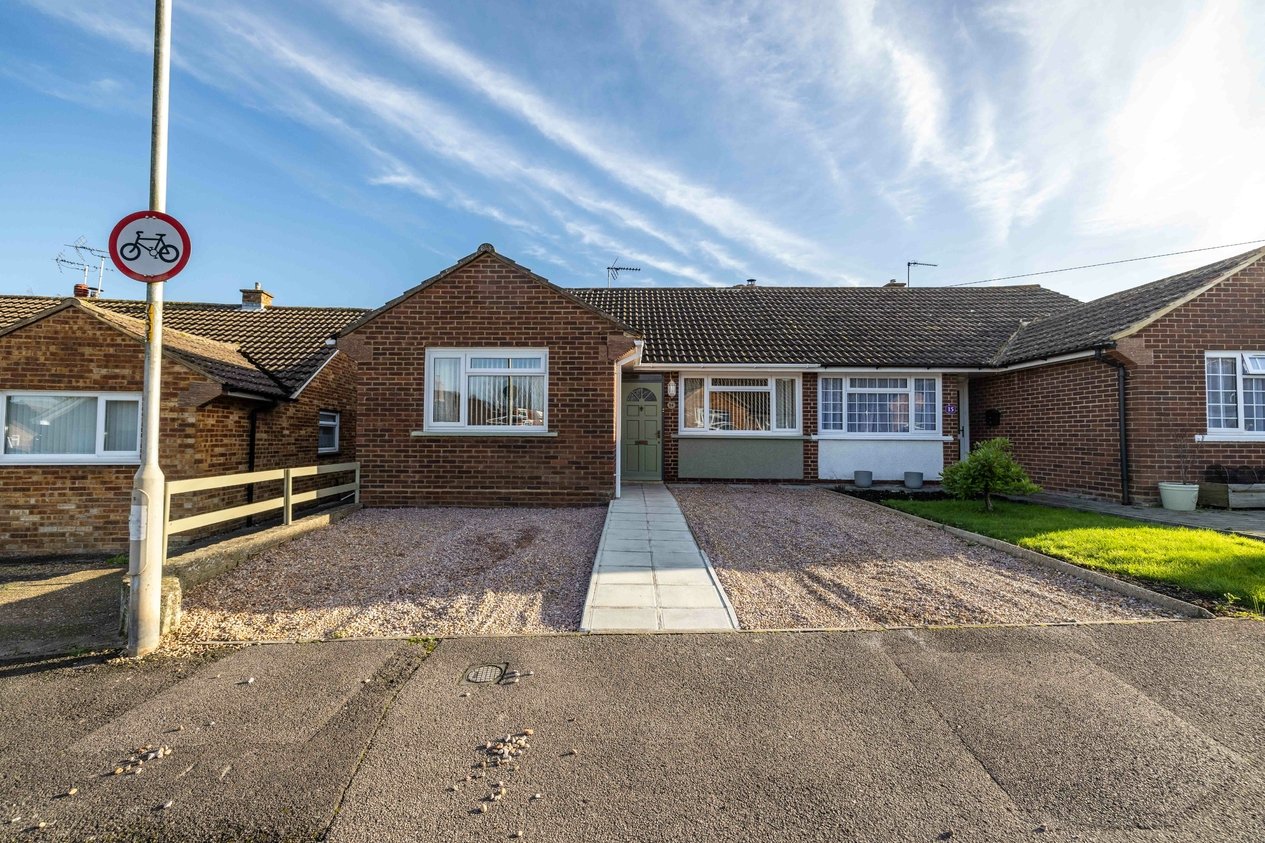 Properties Under Offer in Oxenden Crescent Wingham