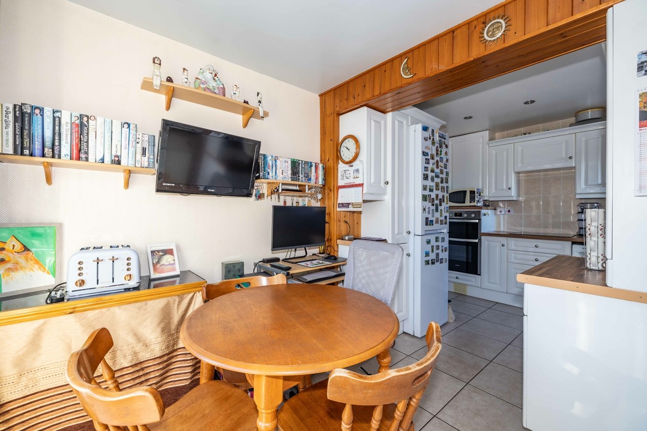 Properties Under Offer in Oxenden Crescent Wingham