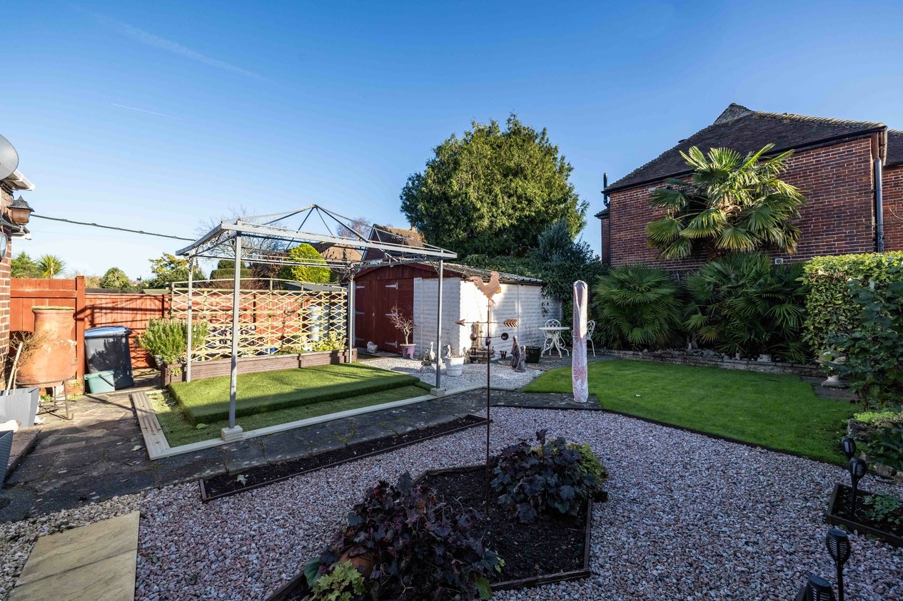Properties Under Offer in Oxenden Crescent Wingham