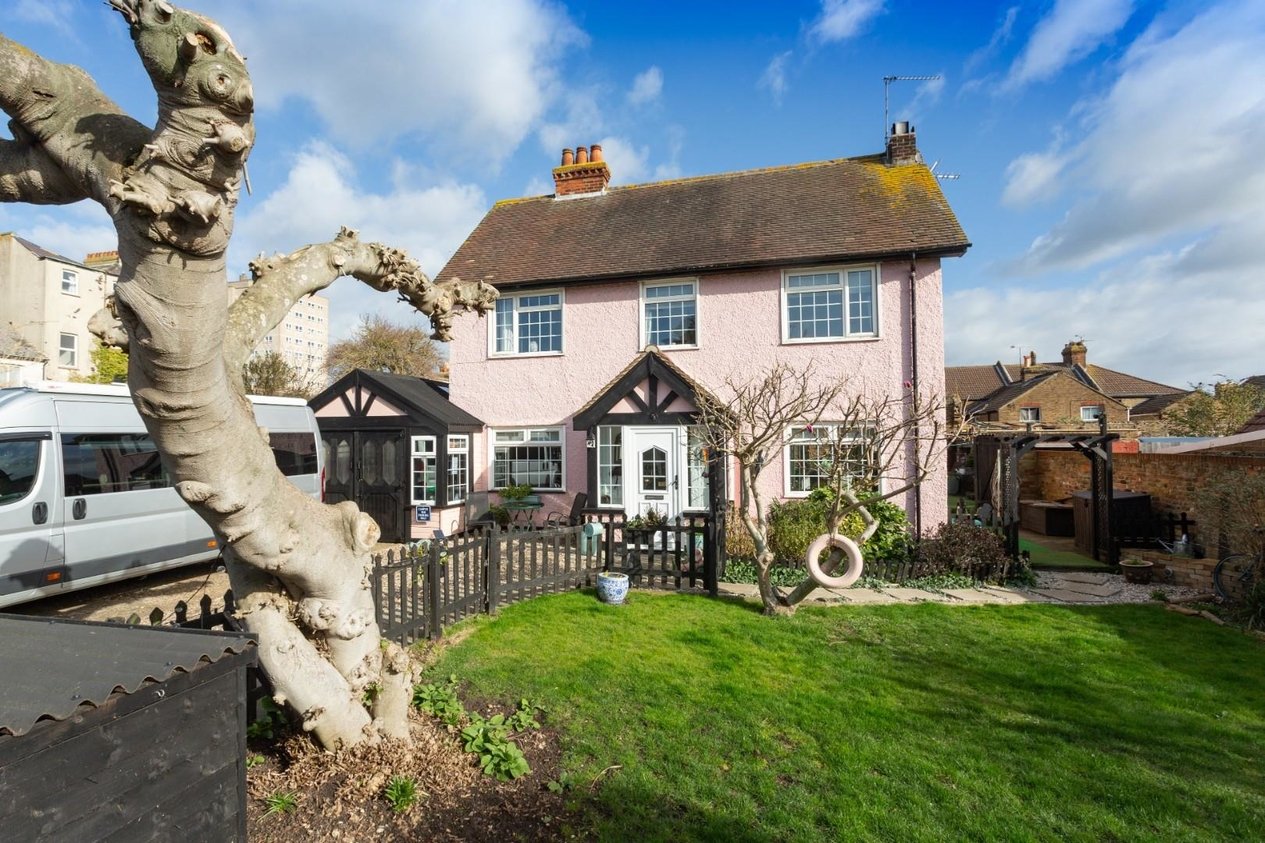Properties For Sale in Oxenden Square 