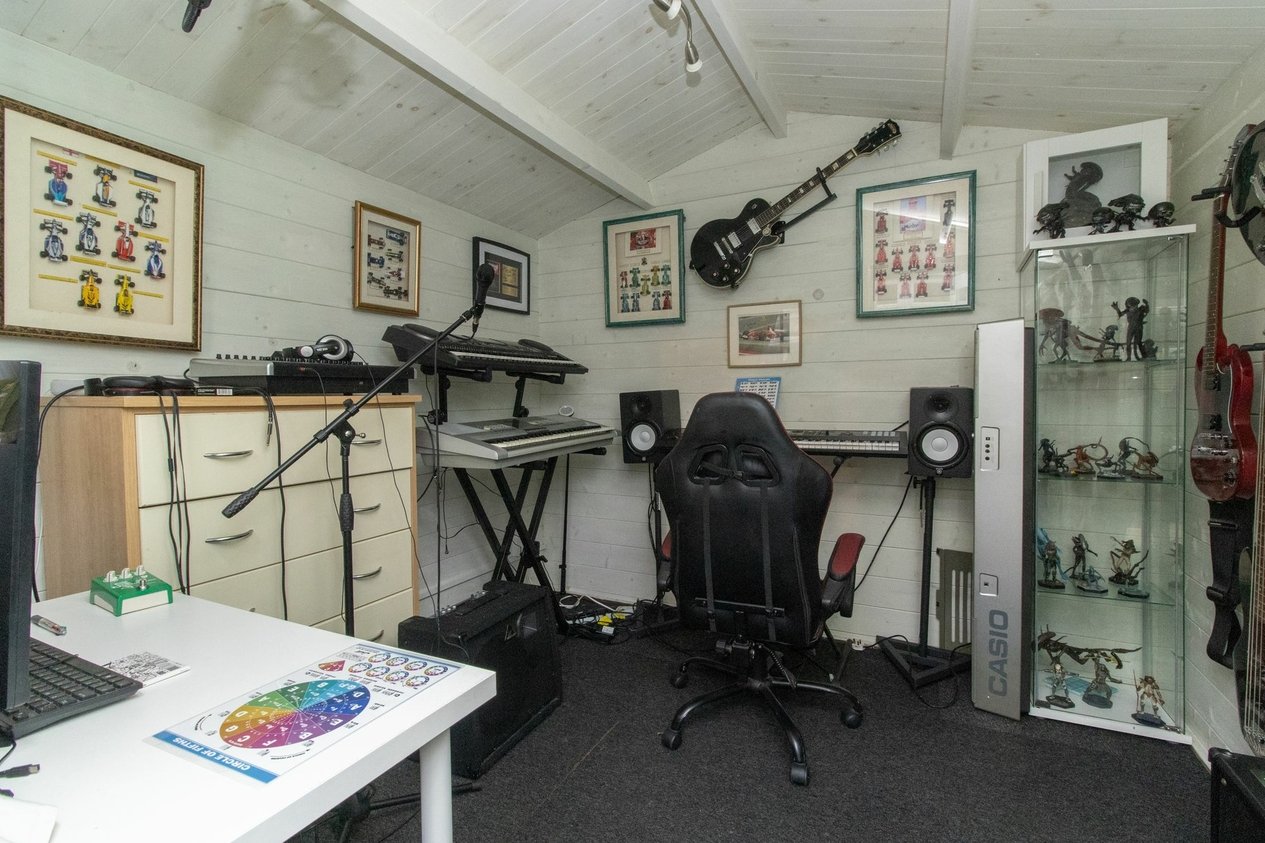 Properties For Sale in Oyster Close  Herne Bay