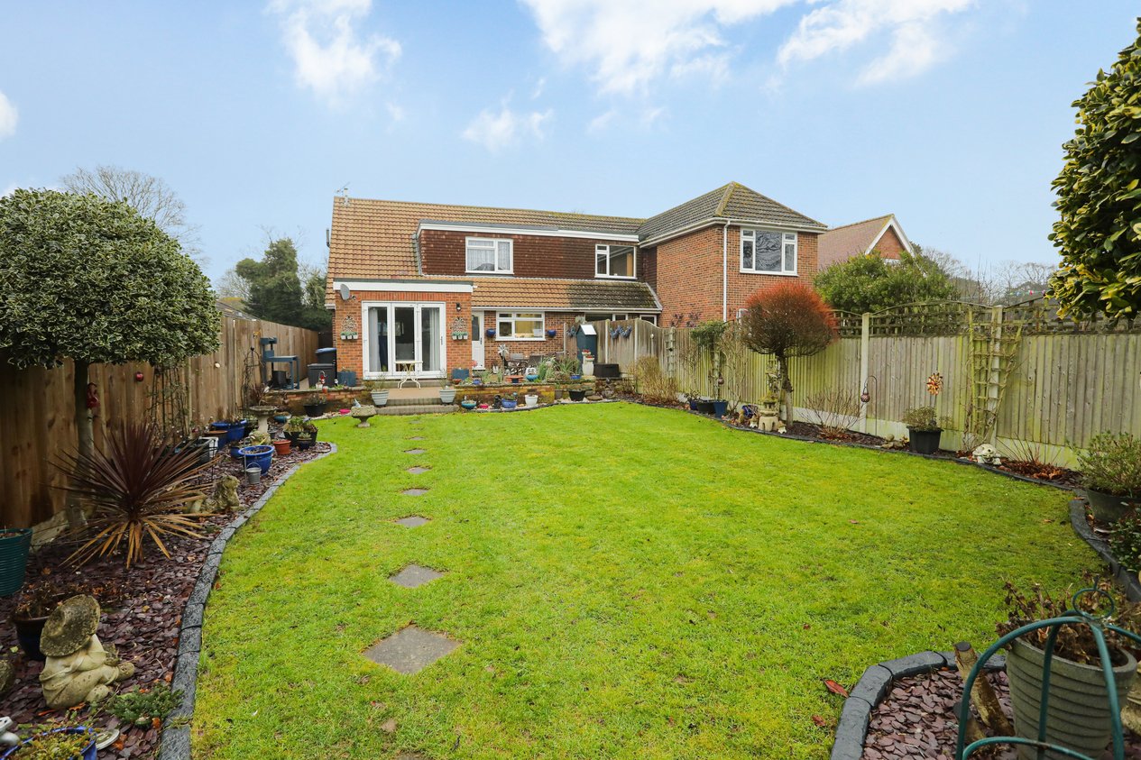 Properties Under Offer in Park Road Birchington