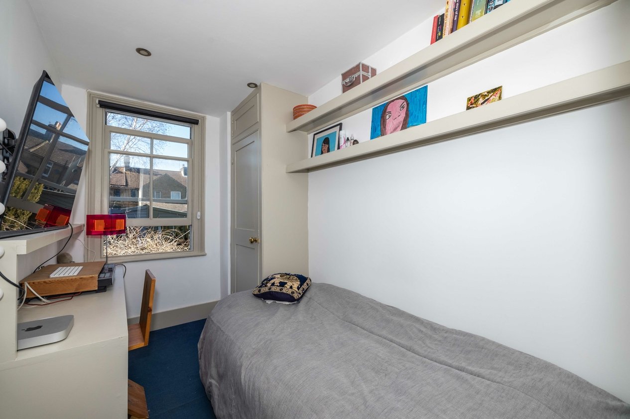 Properties Under Offer in Park Road Faversham
