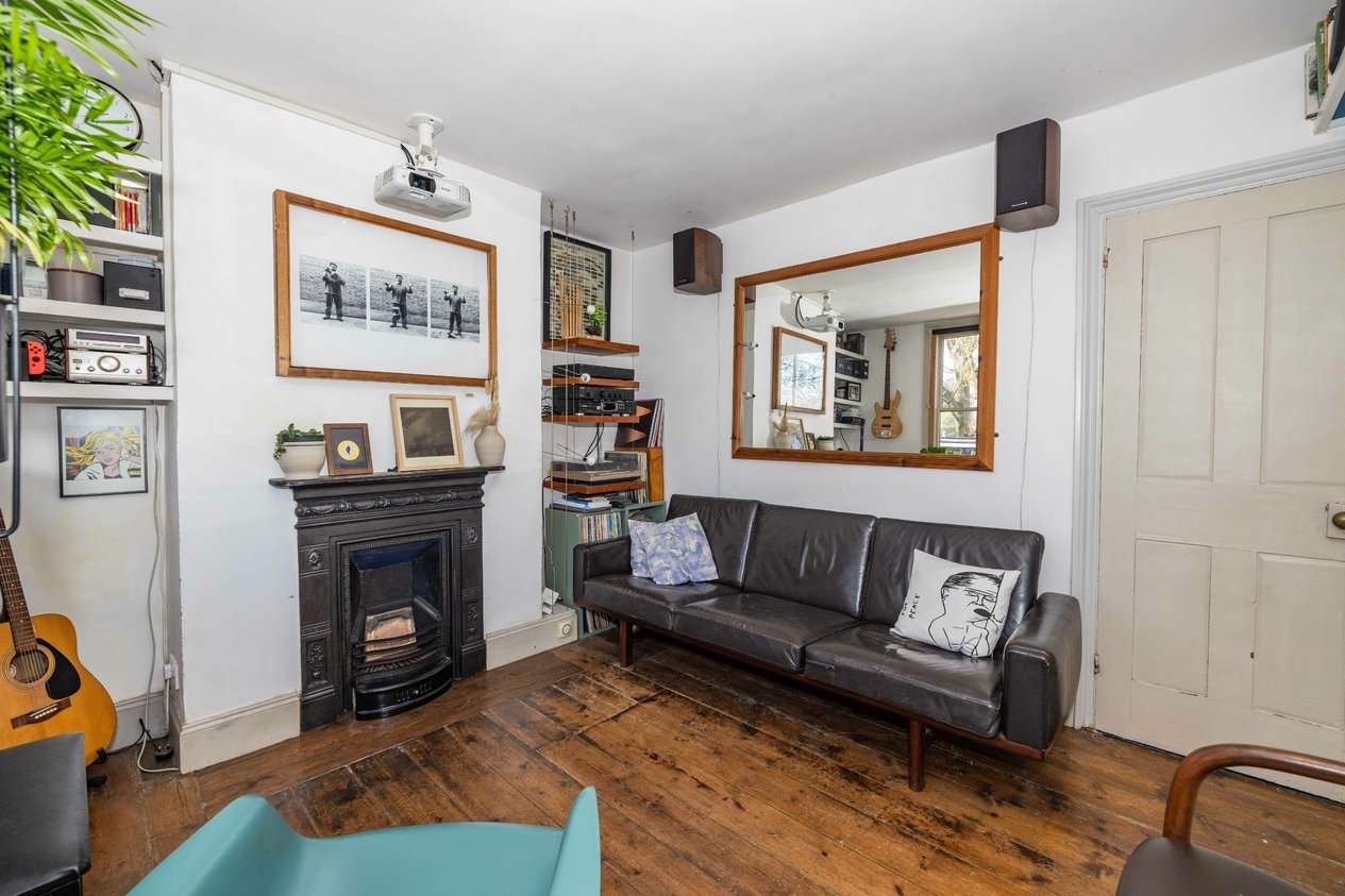 Properties Under Offer in Park Road Faversham