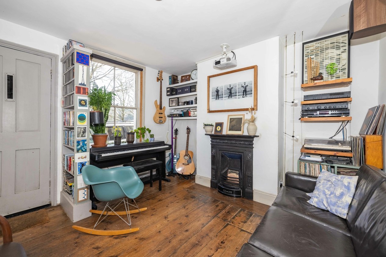Properties Under Offer in Park Road Faversham
