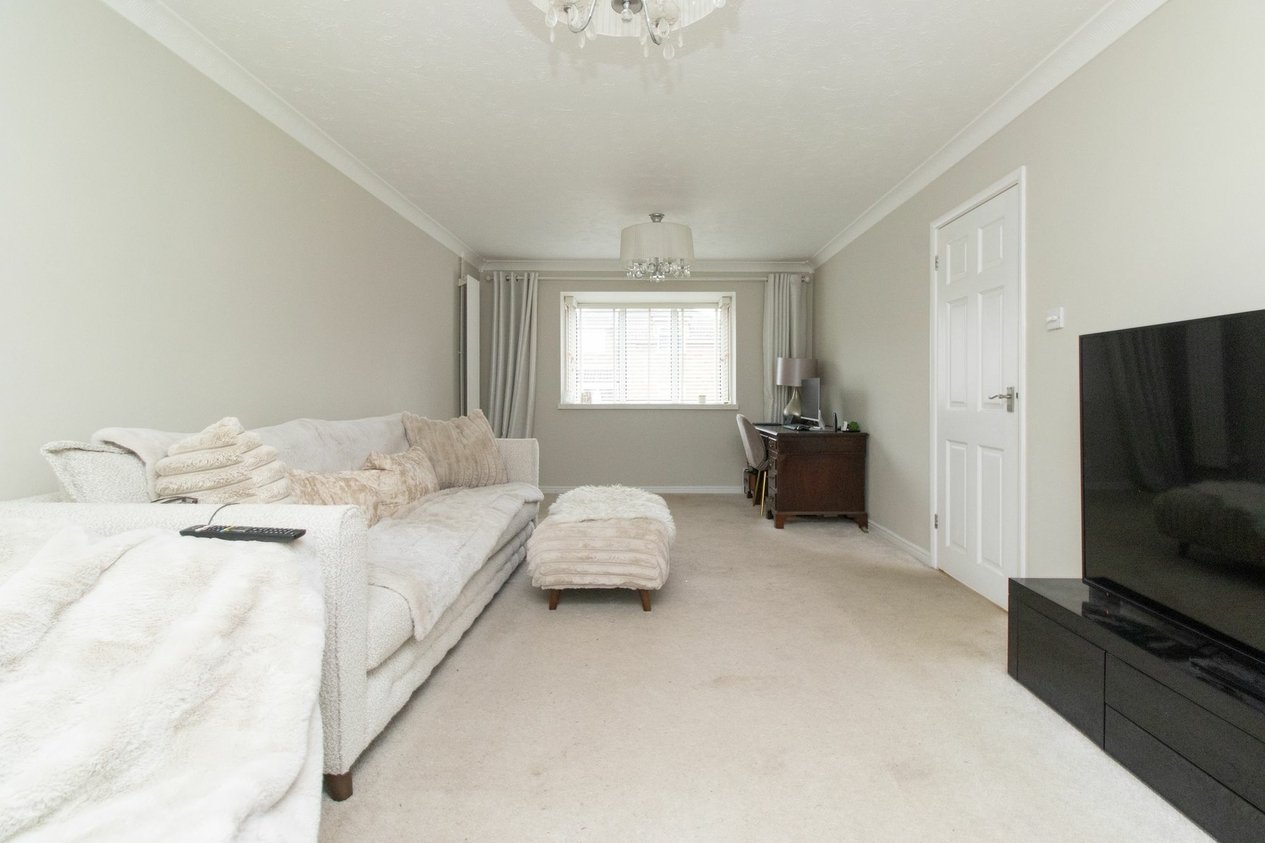 Properties For Sale in Park Wood Close  Broadstairs