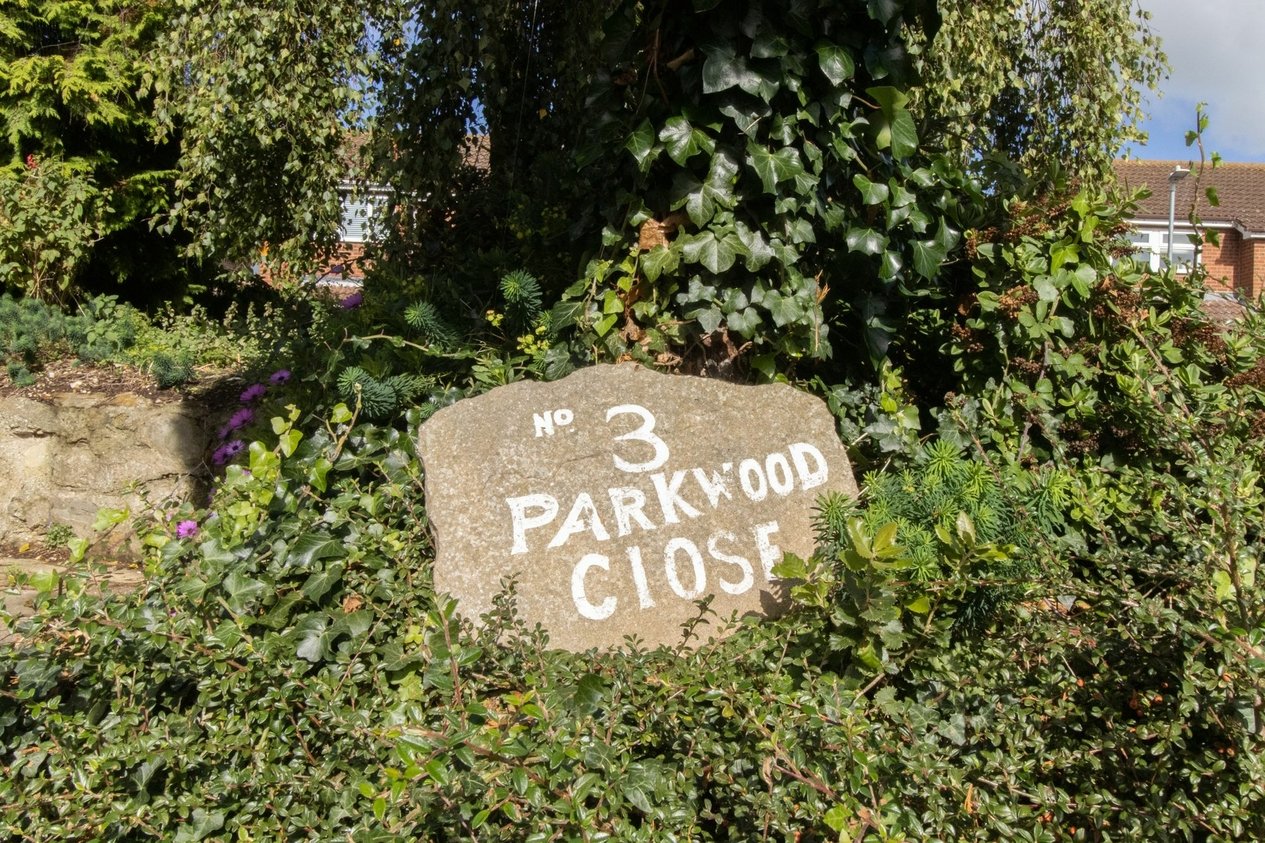 Properties For Sale in Park Wood Close  Broadstairs