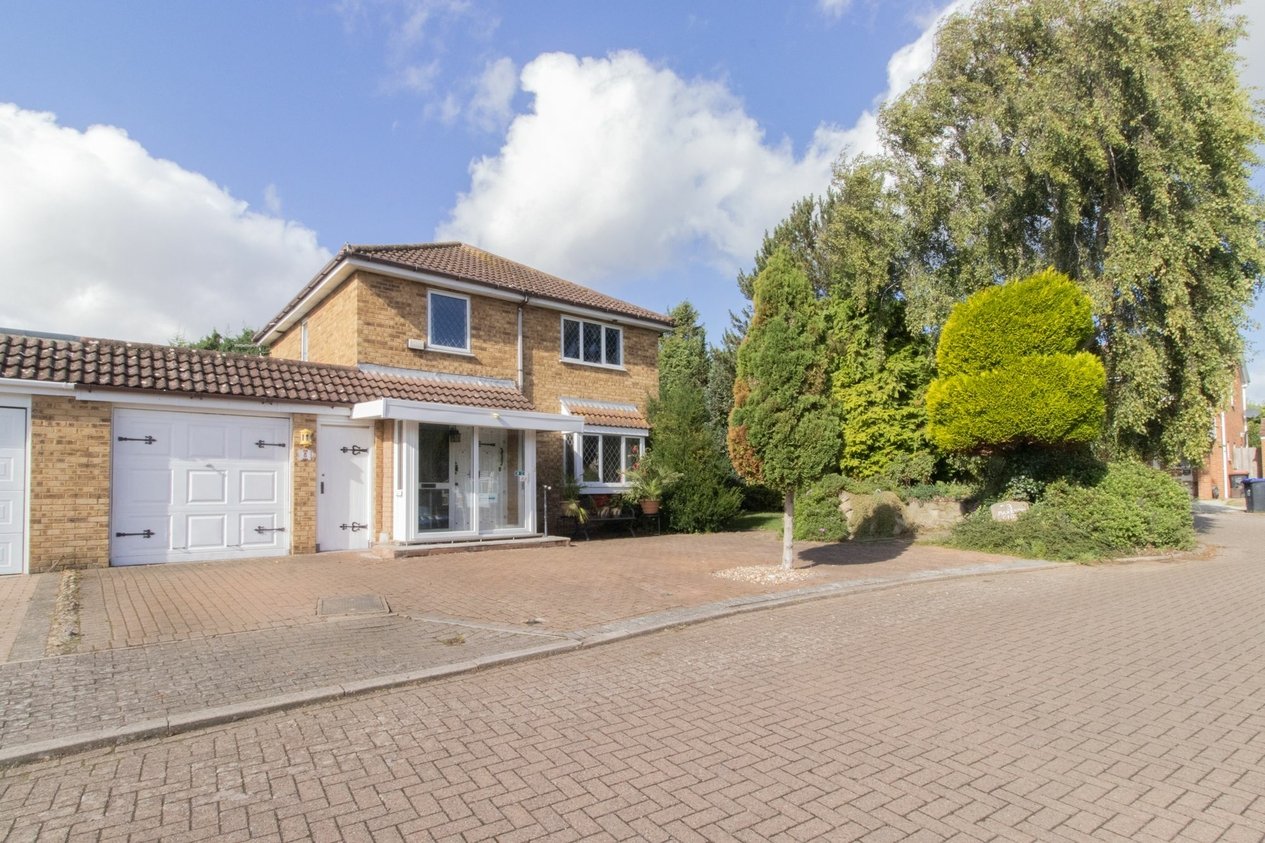 Properties For Sale in Park Wood Close  Broadstairs