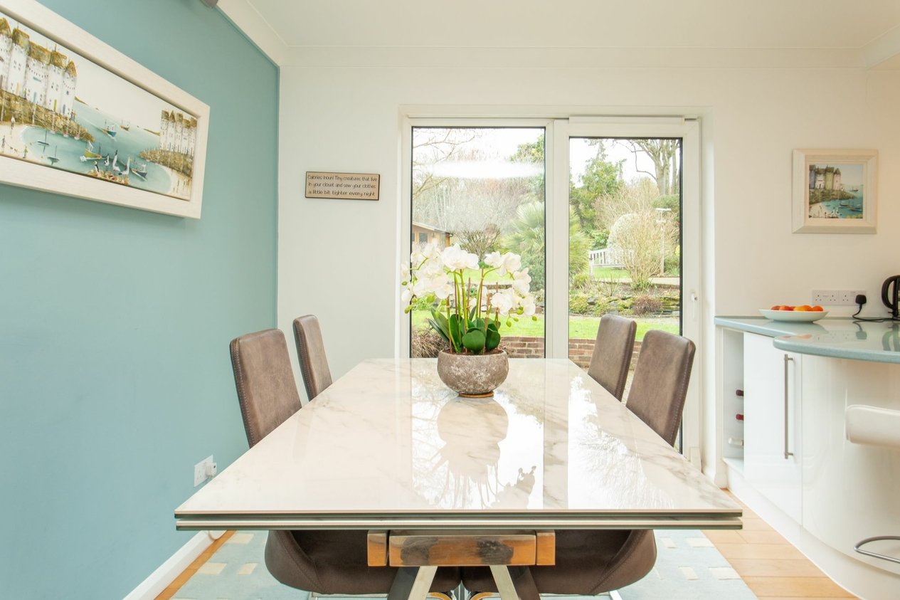 Properties For Sale in Pavilion Meadow  Dover
