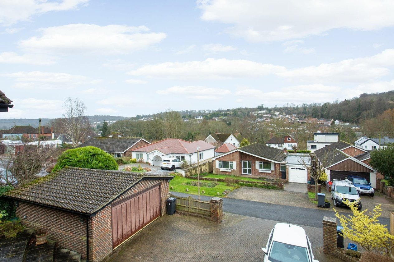 Properties For Sale in Pavilion Meadow  Dover