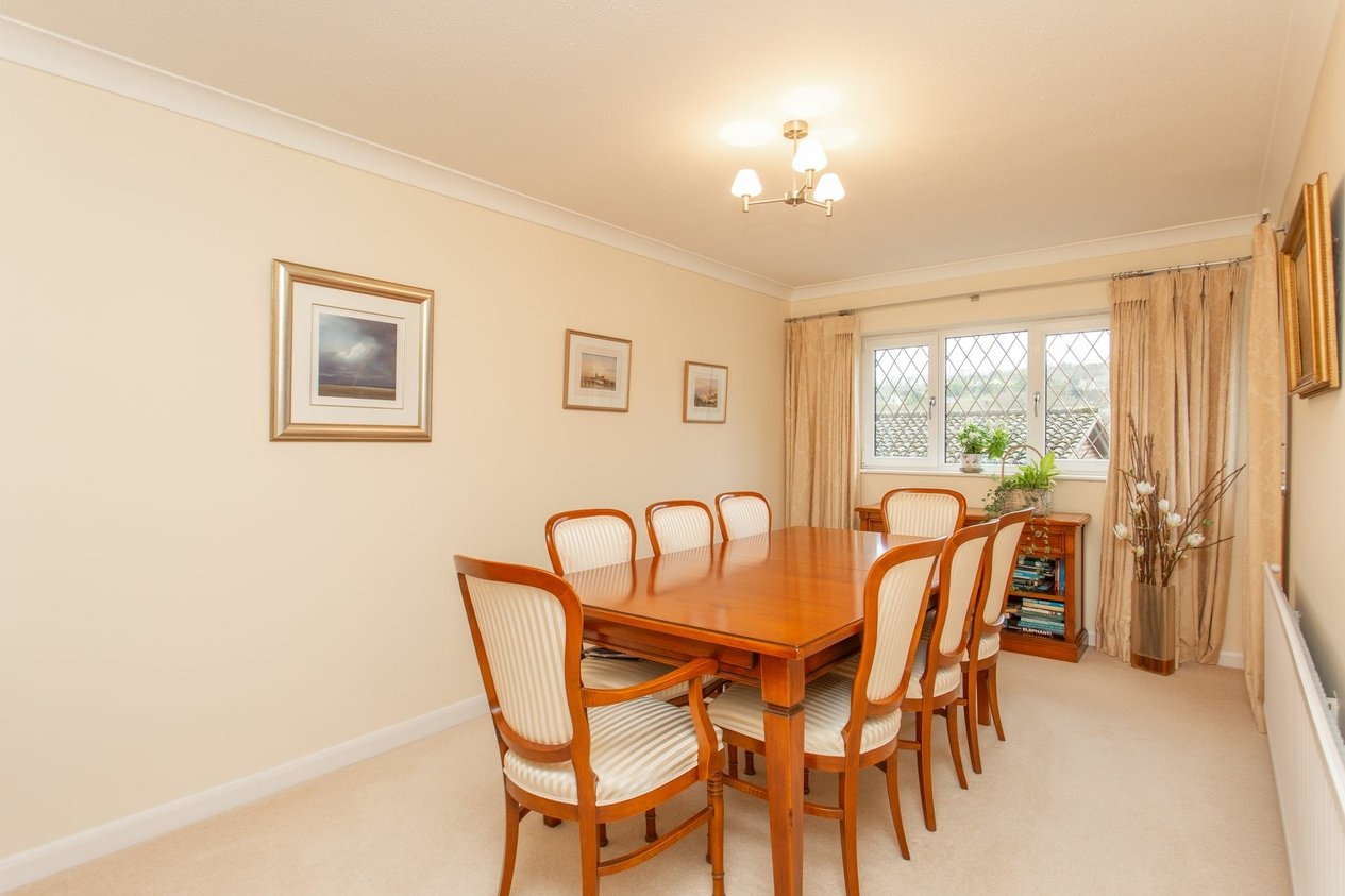 Properties For Sale in Pavilion Meadow  Dover