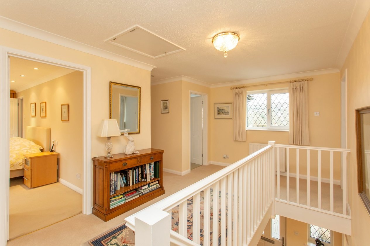 Properties For Sale in Pavilion Meadow  Dover