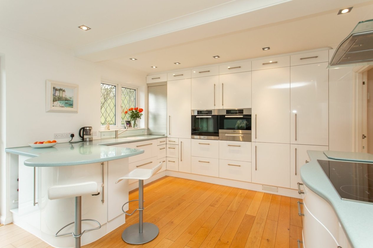 Properties For Sale in Pavilion Meadow  Dover