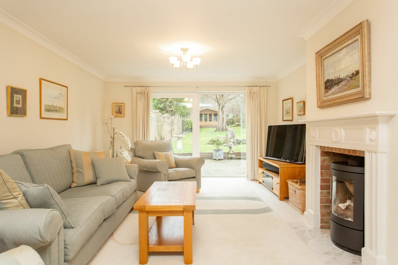 Properties For Sale in Pavilion Meadow  Dover