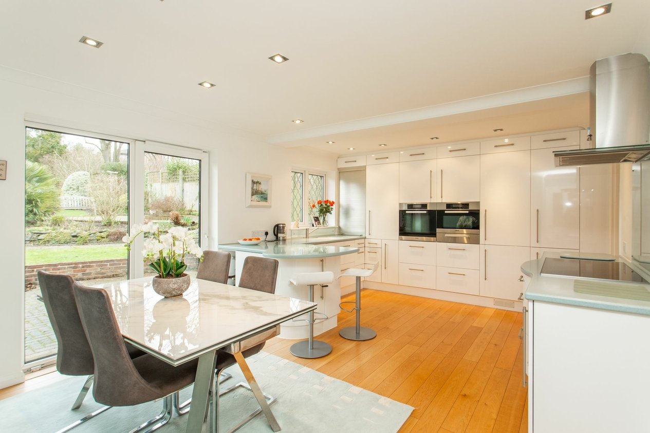 Properties For Sale in Pavilion Meadow  Dover