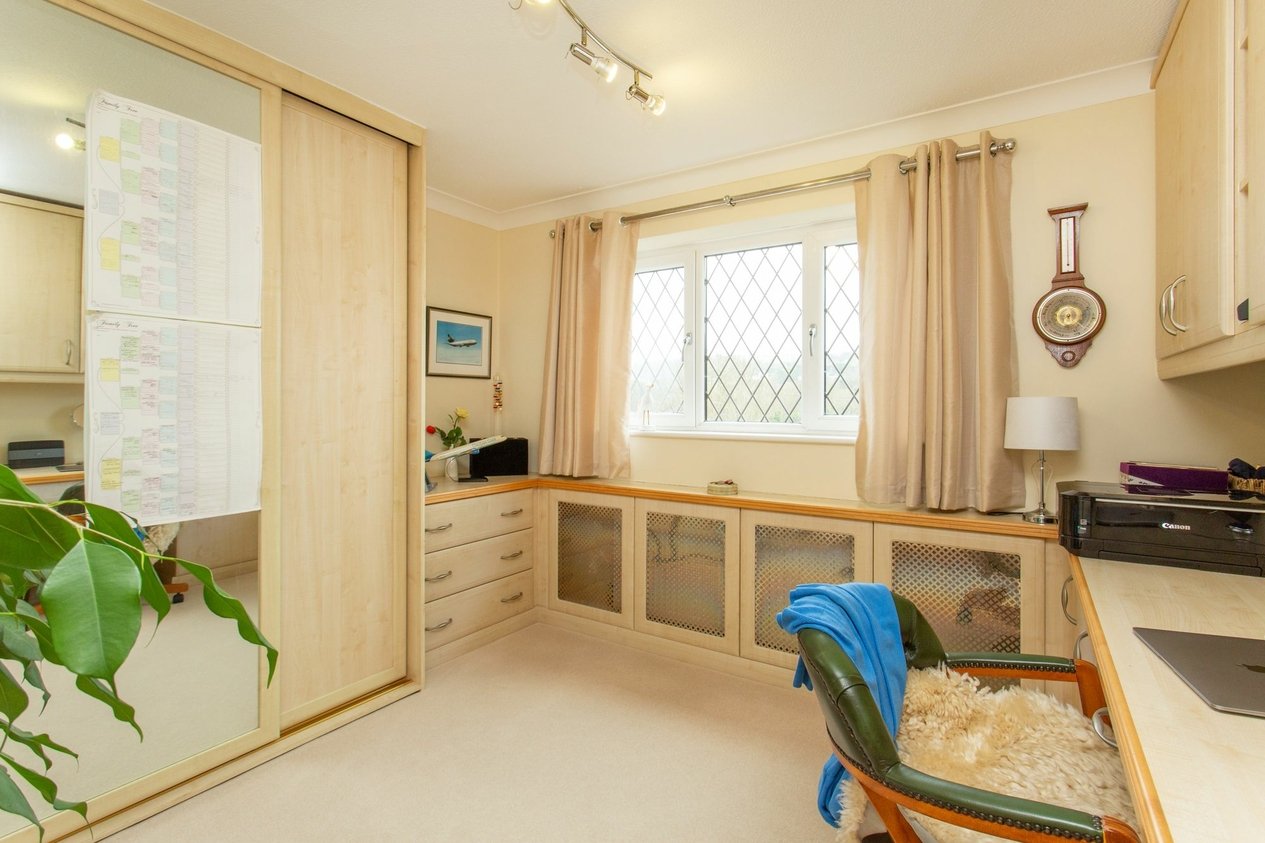 Properties For Sale in Pavilion Meadow  Dover