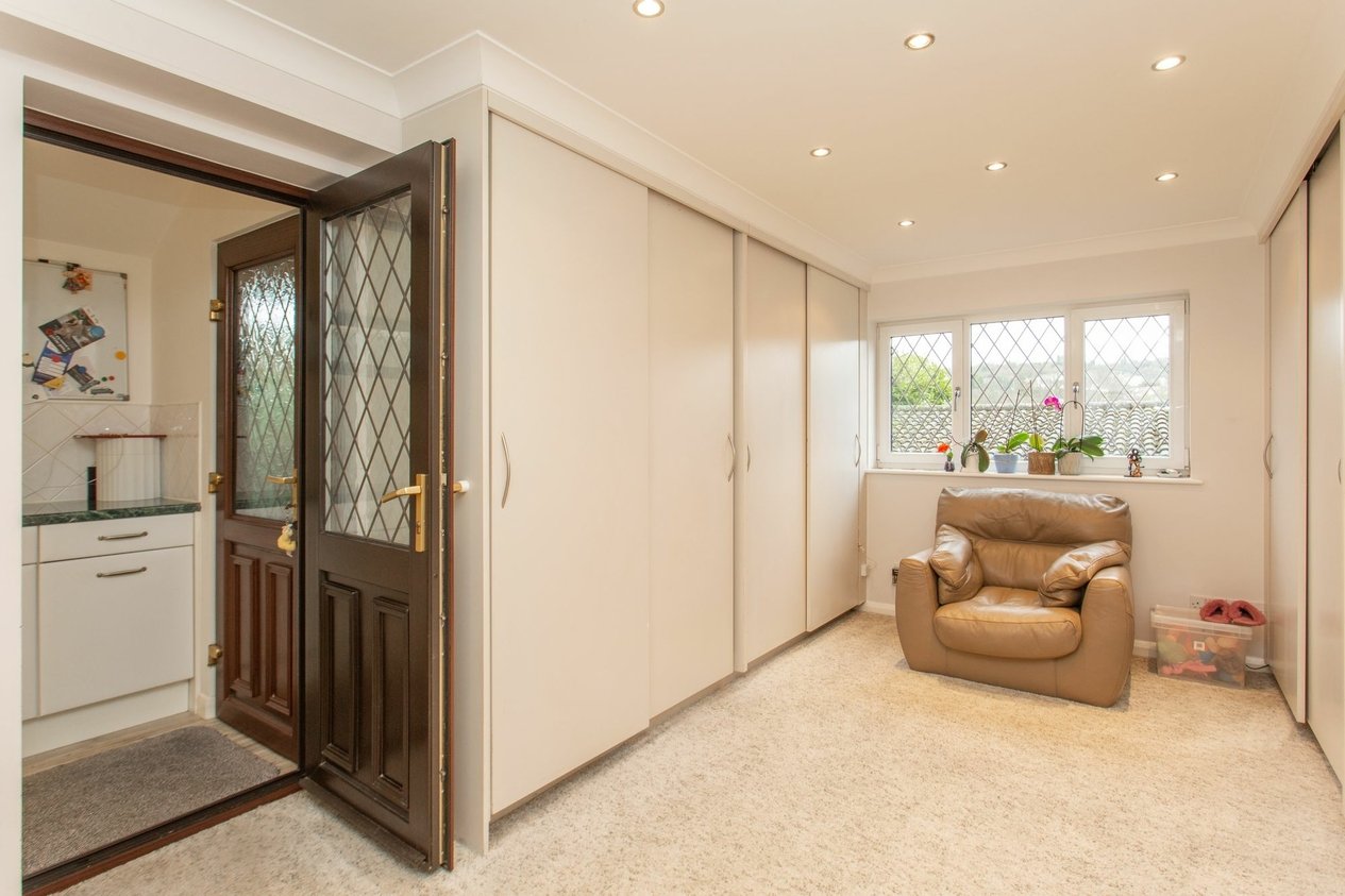 Properties For Sale in Pavilion Meadow  Dover