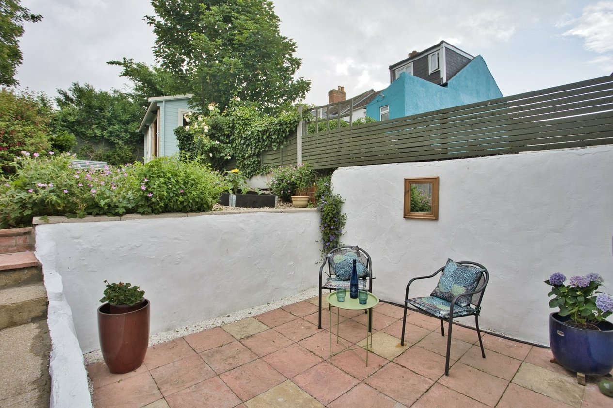 Properties Under Offer in Pavilion Road Folkestone