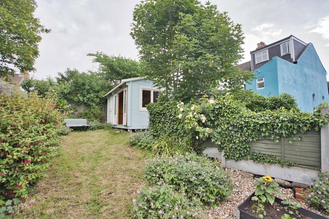 Properties Under Offer in Pavilion Road Folkestone