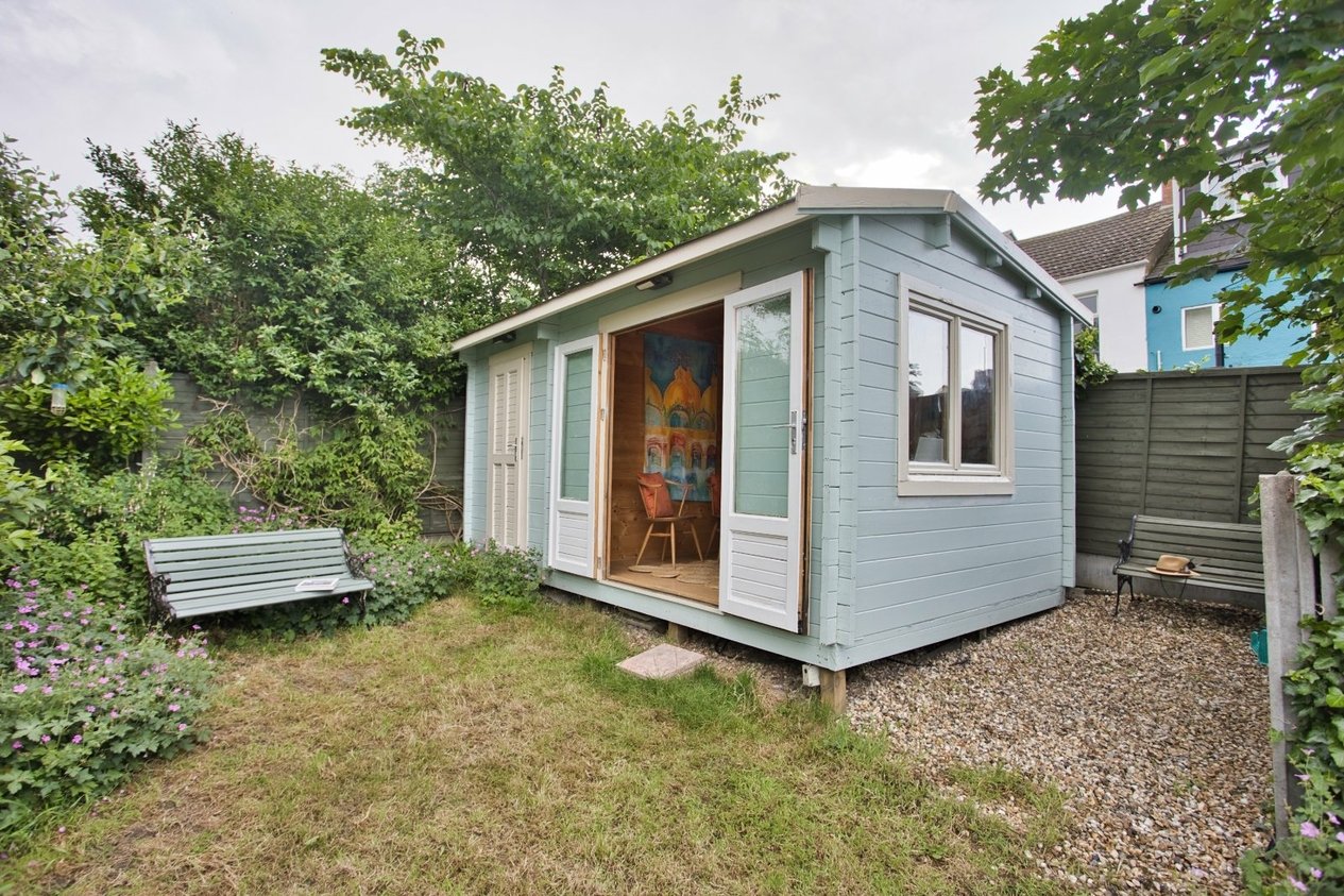 Properties Under Offer in Pavilion Road Folkestone