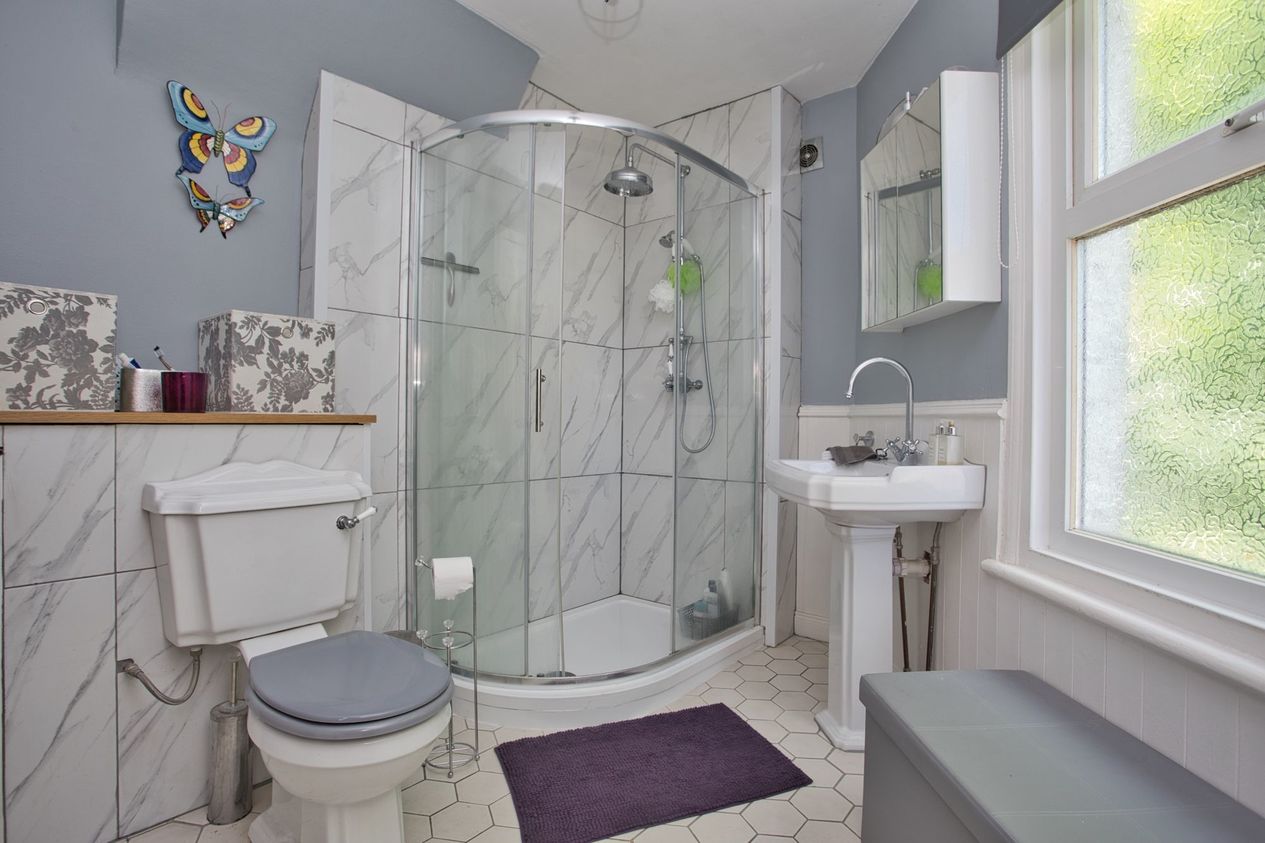 House Terraced for sale in Pavilion Road,Folkestone Miles & Barr