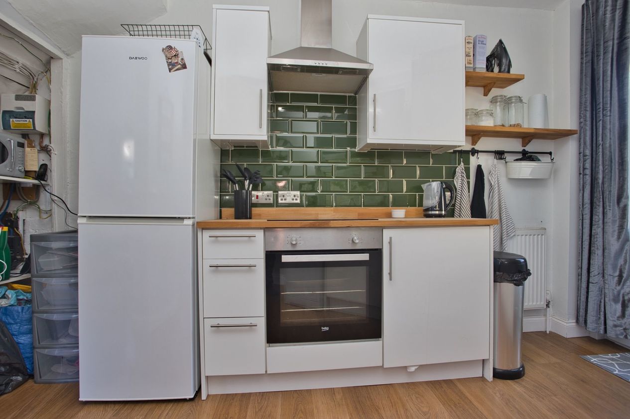 House Terraced for sale in Pavilion Road,Folkestone Miles & Barr