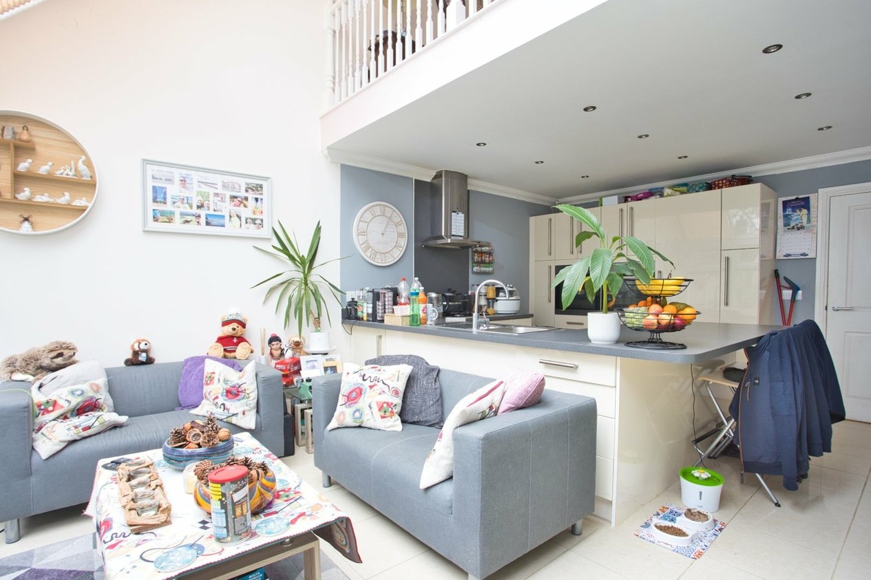 Properties For Sale in Paxton Avenue Hawkinge