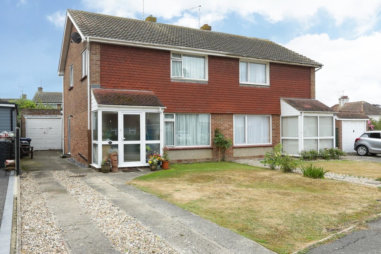 Properties Sold Subject To Contract in Pettman Close 