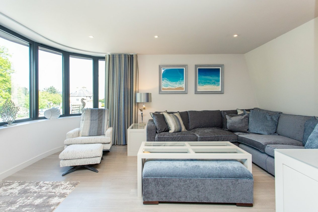 Properties Under Offer in Pier Avenue Whitstable