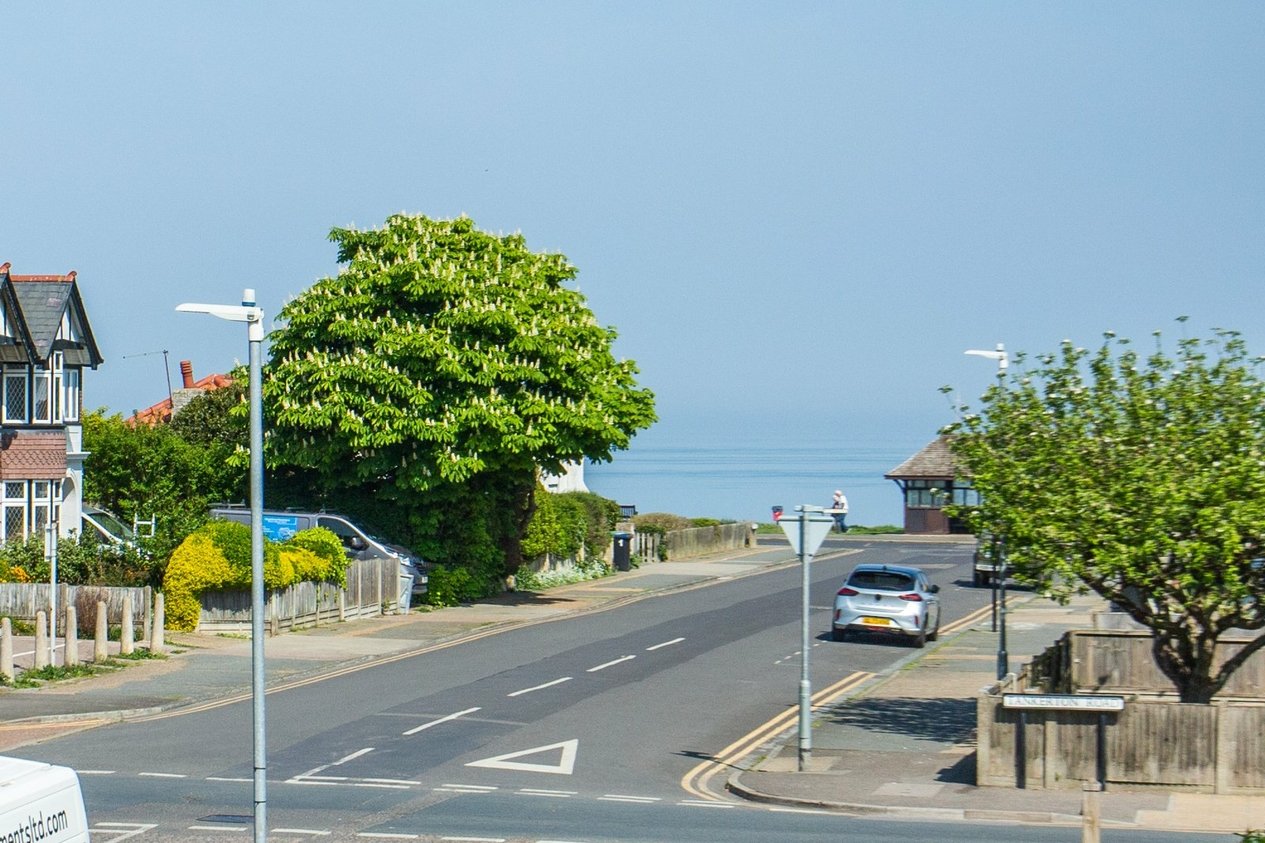 Properties Under Offer in Pier Avenue Whitstable